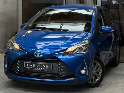 Gebraucht Toyota Yaris Hybrid Club 73 PS (53 kW) 2019 Blau Limousine