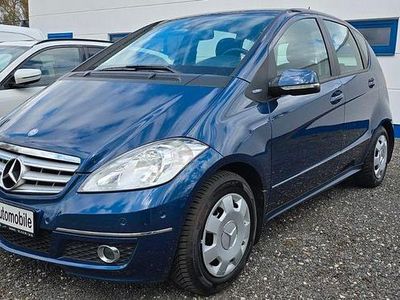 Gebraucht Mercedes A180 116 PS (85 kW) 2010 Blau Limousine