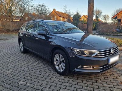 Gebraucht VW Passat Comfortline 150 PS (110 kW) 2016 Grau Kombi