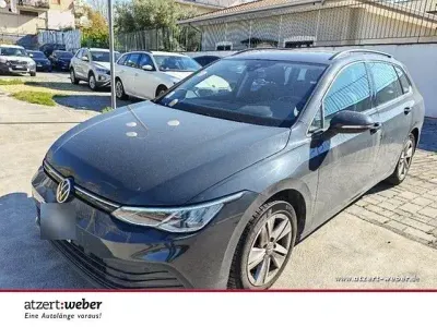Gebraucht VW Golf VIII Life 116 PS (85 kW) 2022 Uranograu Kombi