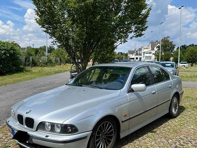 BMW 528