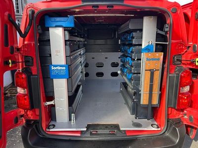 Gebraucht Opel Vivaro 122 PS (89 kW) 2020 Rot Van / Kleinbus