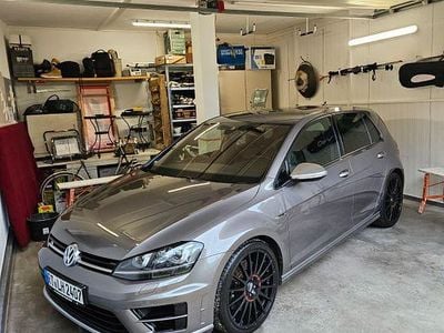 Gebraucht VW Golf VII R 300 PS (220 kW) 2017 Grau Limousine