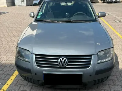 Usata VW Passat 13 CV (9 kW) 2003 Argento Berlina
