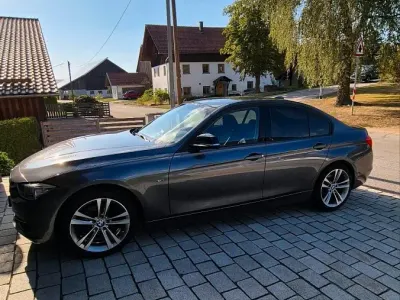Gebraucht BMW 320 Sport Line 184 PS (135 kW) 2012 Grau Limousine