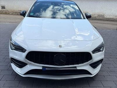Gebraucht Mercedes CLA200 163 PS (119 kW) 2021 Schwarz Coupé