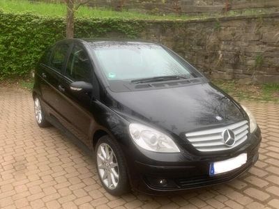 gebraucht Mercedes 180 CDI. Leder Navi TÜV NEU.