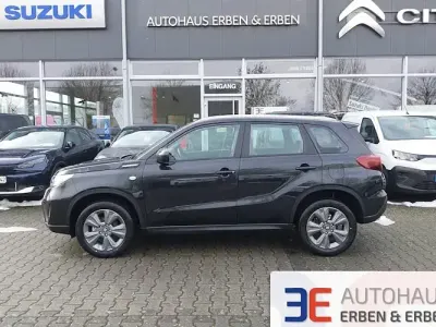 Neu Suzuki Vitara Club 129 PS (94 kW) 2026 Schwarz SUV
