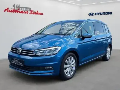 Gebraucht VW Touran Highline 150 PS (110 kW) 2019 Blau Van / Kleinbus