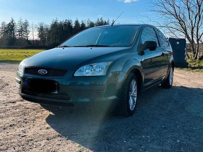 Gebraucht Ford Focus 101 PS (74 kW) 2005 Grün Kleinwagen