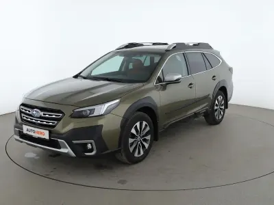 Begagnad Subaru Outback Platinum 169 HK (124 kW) 2023 Grön Kombi