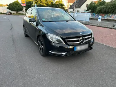 Gebraucht Mercedes B220 170 PS (125 kW) 2014 Schwarz Van / Kleinbus