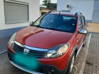 Używany Dacia Sandero Stepway 84 KM (61 kW) 2011 Pomarańczowy SUV