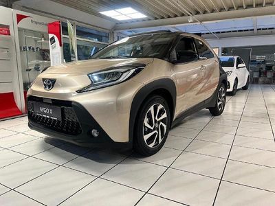 Beige Neu 2025 Toyota Aygo X SUV | 21.165 € (Teuer)