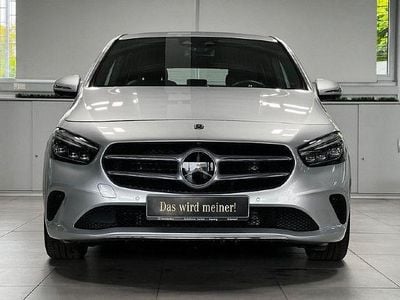 Używany Mercedes B200 Progressive 163 KM (119 kW) 2019 Srebrny Minivan
