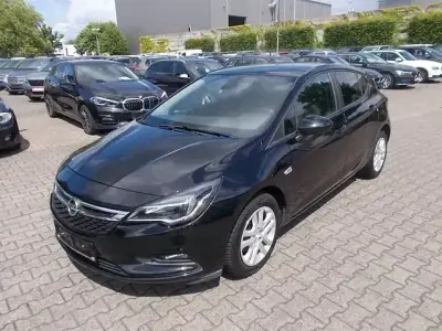 Gebraucht Opel Astra Business 110 PS (80 kW) 2018 Black meet kettle (metallic) Limousine