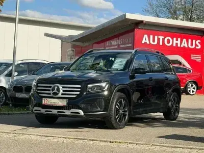 Gebraucht Mercedes GLB200 150 PS (110 kW) 2024 Kosmosschwarz SUV