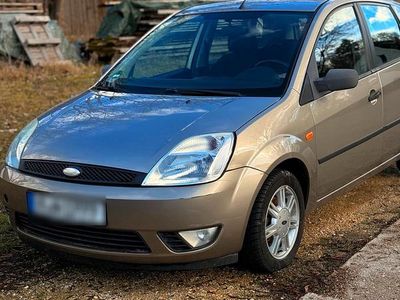 Gebraucht Ford Fiesta 80 PS (58 kW) 2004 Gold Kleinwagen
