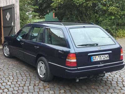Second-hand Mercedes E250 113 CP (83 kW) 1995 Albastru Break