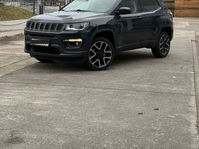 Käytetty Jeep Compass Limited 170 HP (125 kW) 2017 Harmaa Katumaasturi