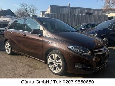 Gebraucht Mercedes B180 Urban 122 PS (89 kW) 2015 Braun Van / Kleinbus