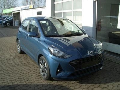 Vibrant blue Gebraucht 2025 Hyundai i10 Comfort Kleinwagen | 17.490 € (Etwas zu teuer)