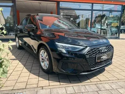 Gebraucht Audi A3 Sport 116 PS (85 kW) 2023 Schwarz Limousine