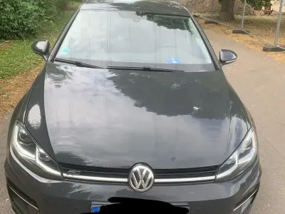 Gebraucht VW Golf VII Highline 150 PS (110 kW) 2019 Grau Limousine