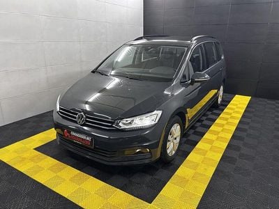 Gebraucht VW Touran 116 PS (85 kW) 2019 Grau Van / Kleinbus