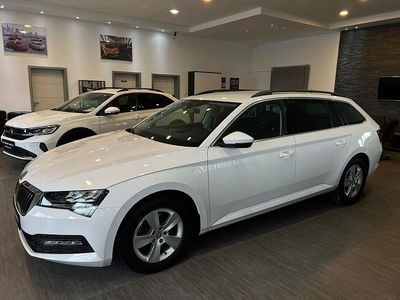Weiß Gebraucht 2021 Skoda Superb Kombi | 17.485 € (Fairer Preis)