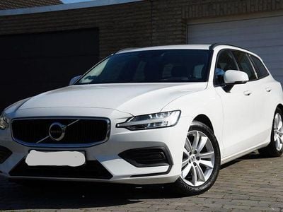 Second-hand Volvo V60 Momentum 150 CP (110 kW) 2019 Alb Break