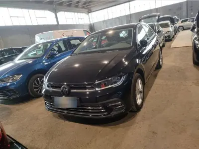 Gebraucht VW Polo Style 95 PS (69 kW) 2025 Schwarz Kleinwagen