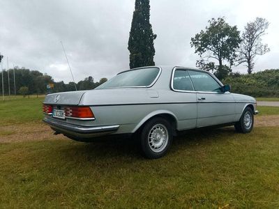 Silber Gebraucht 1982 Mercedes 230 Coupé | 10.900 €