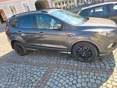 Grau Gebraucht 2018 Ford Kuga ST-Line SUV | 15.500 € (Fairer Preis)