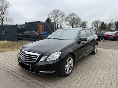 Gebraucht Mercedes E300 231 PS (169 kW) 2012 Schwarz Kombi