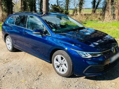 Gebraucht VW Golf VIII 110 PS (80 kW) 2021 Blau Kombi