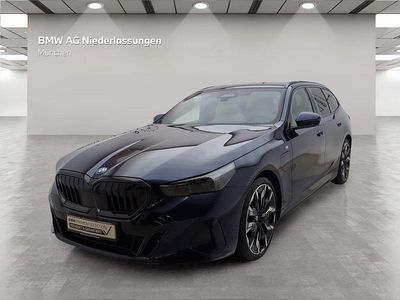 Gebraucht BMW 550e M Sport 313 PS (230 kW) 2025 Blau Kombi