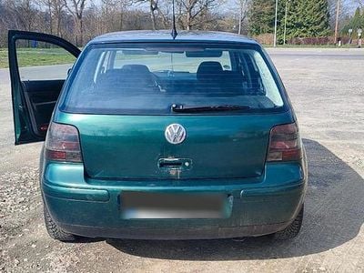 Usata VW Golf IV 100 CV (73 kW) 1999 Verde Utilitaria