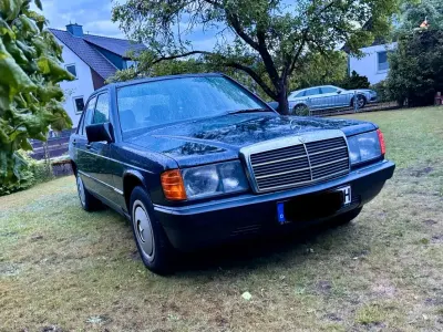 Gebraucht Mercedes 190 72 PS (52 kW) 1988 Blau Limousine