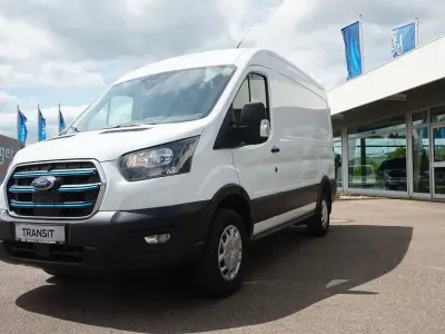 Gebraucht Ford Transit Trend 135 kW (184 PS) 2023 Weiß Van / Kleinbus