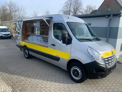 Używany Renault Master 101 KM (74 kW) 2012 Srebrny Sedan/Limuzyna