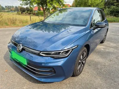Gebraucht VW Golf VIII Goal 116 PS (85 kW) 2025 Blau Limousine