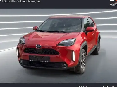 Gebraucht Toyota Yaris Cross Team 116 PS (85 kW) 2023 Rot SUV