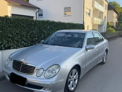 Gebraucht Mercedes E240 Avantgarde 177 PS (130 kW) 2003 Silber Limousine