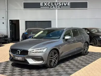 Gebraucht Volvo V60 Momentum 150 PS (110 kW) 2020 Grau Kombi