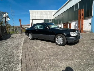 Gebraucht Mercedes 230 132 PS (97 kW) 1989 Schwarz Coupé