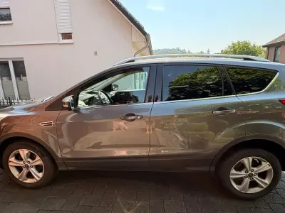 Gebraucht Ford Kuga 150 PS (110 kW) 2014 Grau SUV