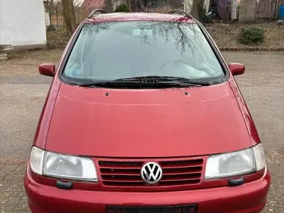 Gebraucht VW Sharan Basis 90 PS (66 kW) 2000 Rot Van / Kleinbus