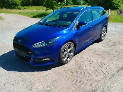Gebraucht Ford Focus ST 250 PS (183 kW) 2015 Blau Kombi