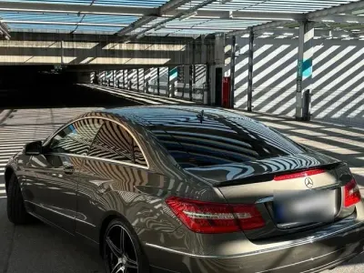 Gebraucht Mercedes E250 Elegance 204 PS (150 kW) 2009 Andere farben Coupé